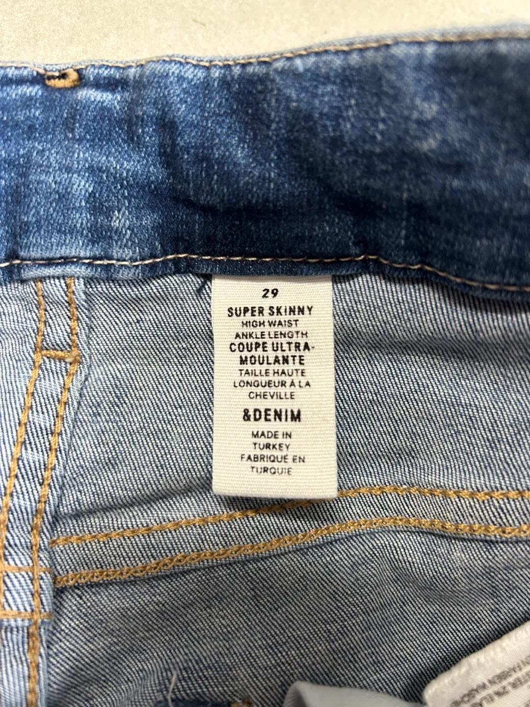 H&M Super Skinny High Waist Jeans - Size 29 image indicator(4)