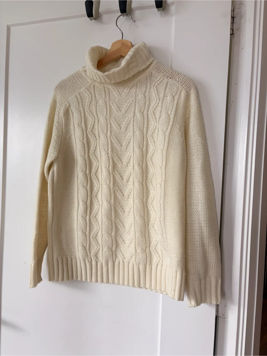 Wool Cream Cable Knit Turtleneck Sweater image indicator(5)