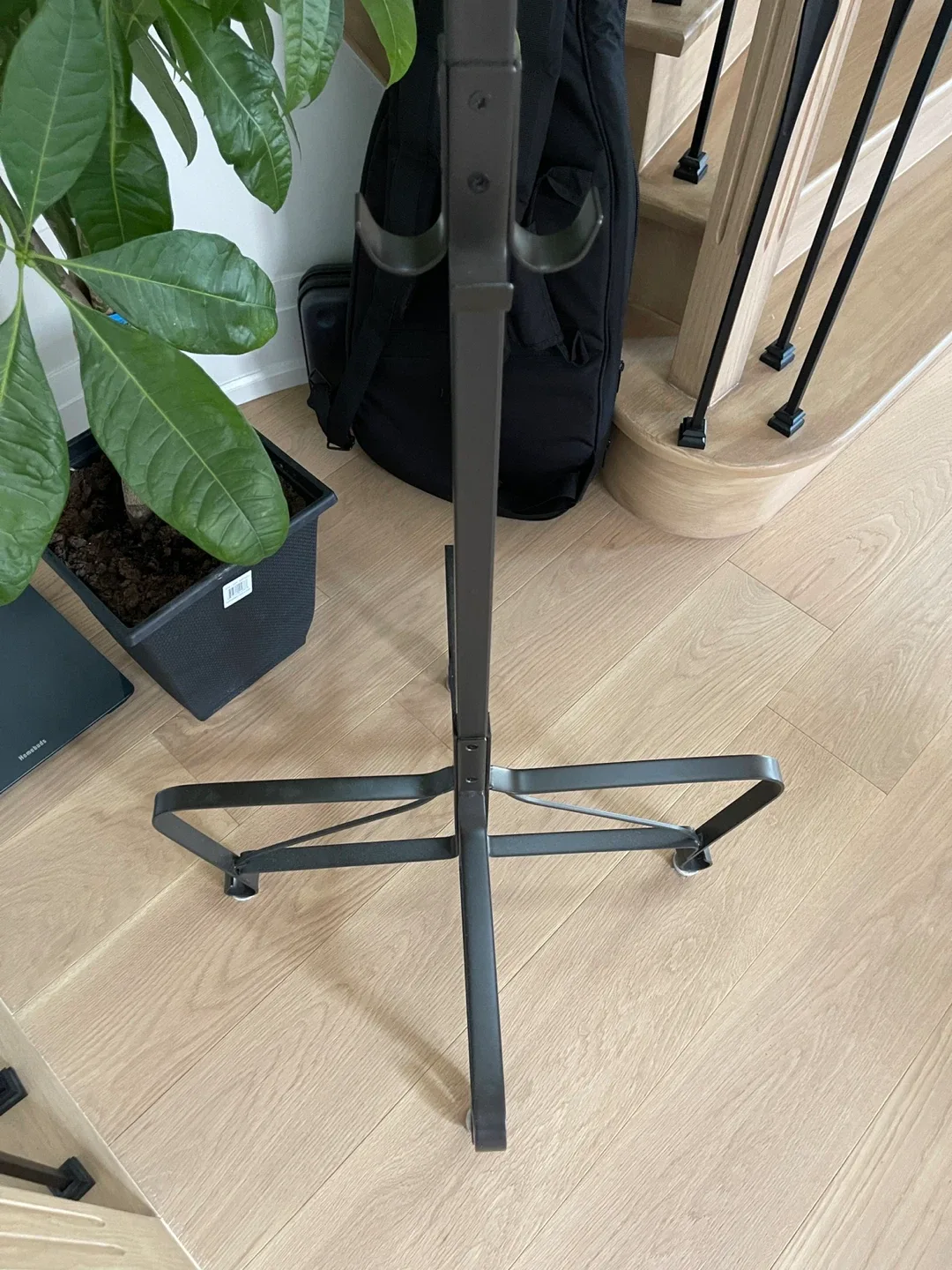 Metal Coat Rack Stand image indicator(4)