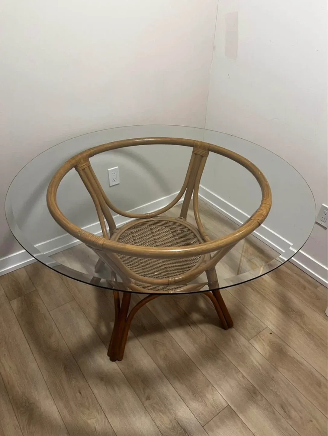 Round Glass Top Rattan Dining Table image indicator(3)