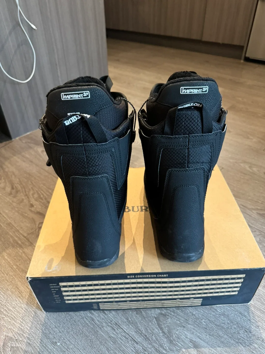 Burton Moto Snowboard Boots for Men- size 9 image indicator(3)