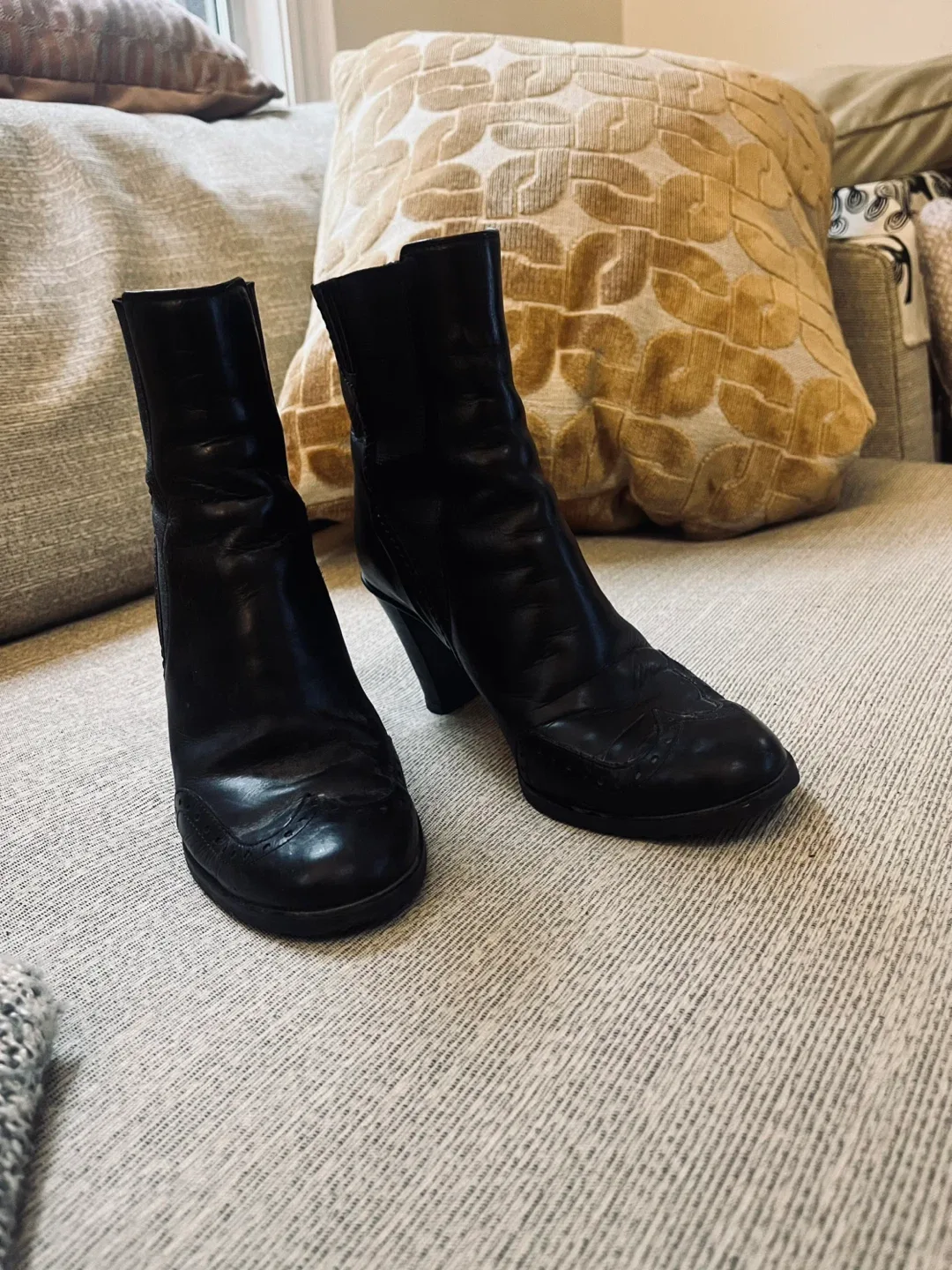 Italian Black Leather Ankle Boots image indicator(3)