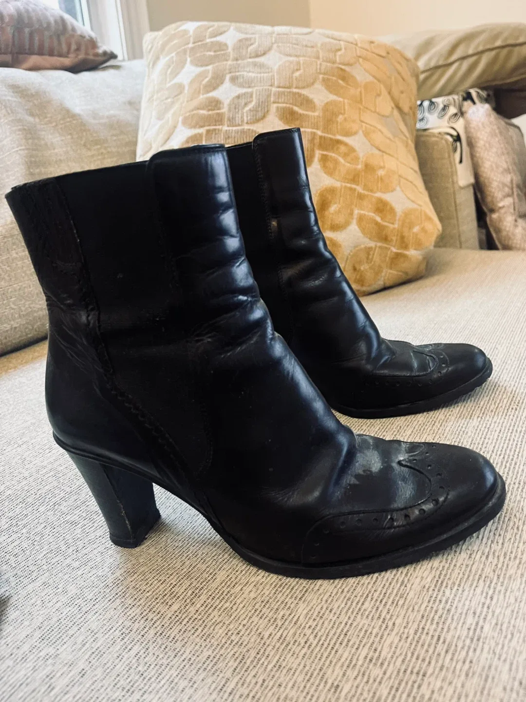 Italian Black Leather Ankle Boots image indicator(2)