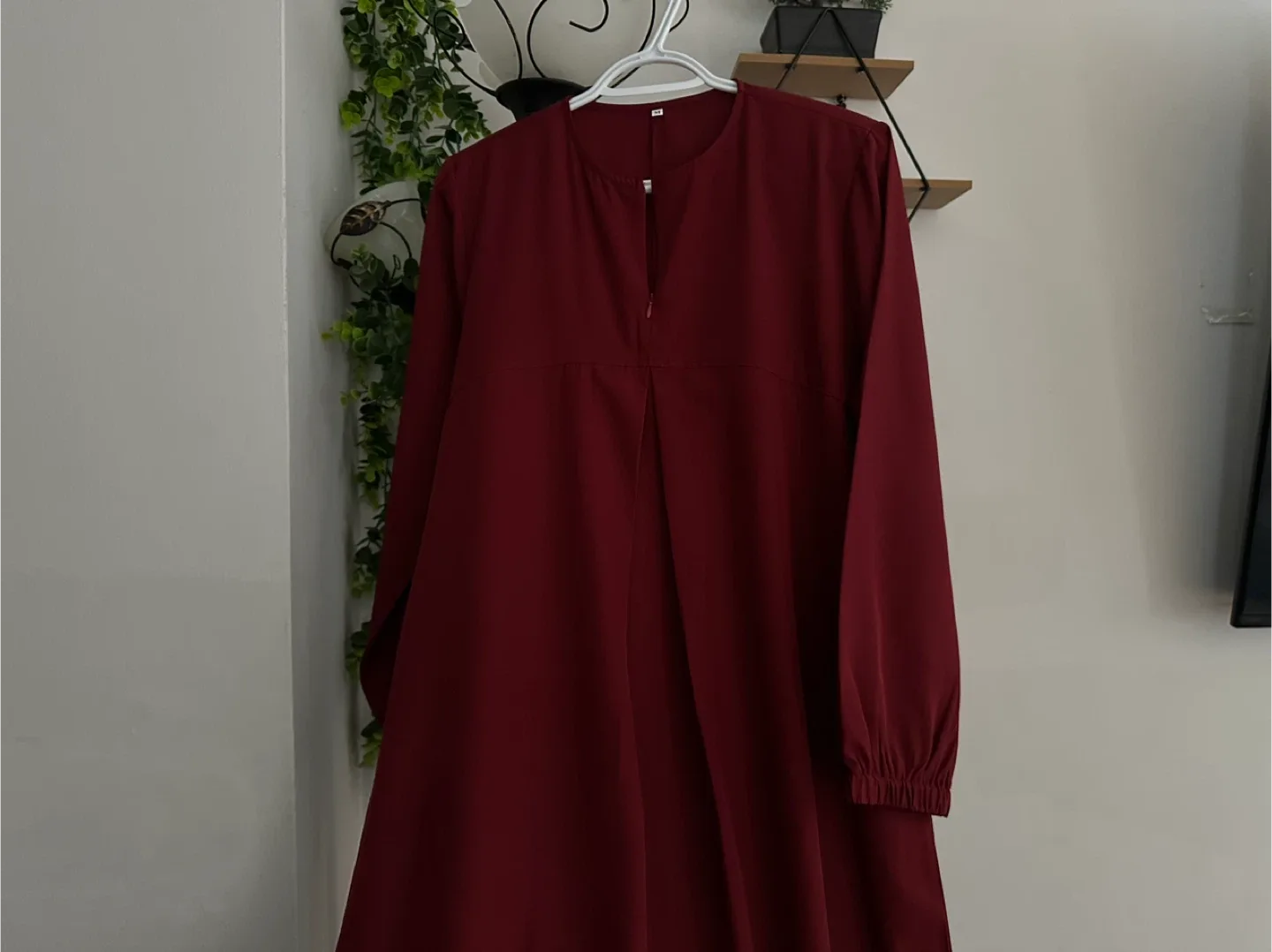 Burgundy Abaya with Zip and Pockets thumbnail