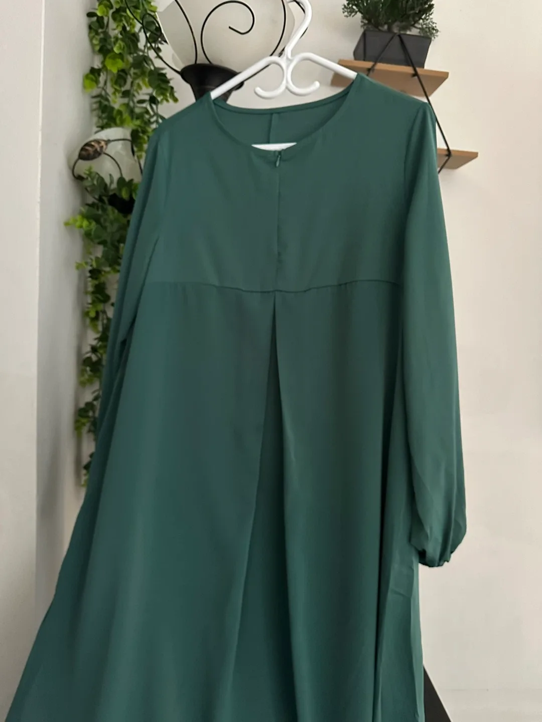Sea Green Abaya with Zip Pockets thumbnail