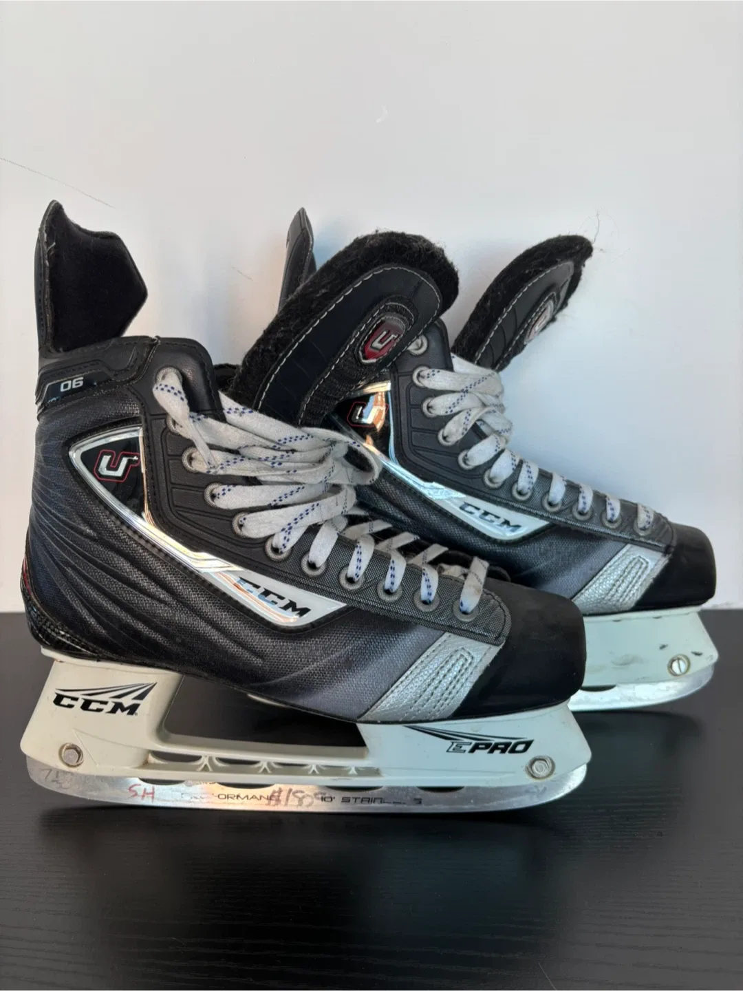 CCM Tacks Ice Hockey Skates - US Size 7.5 thumbnail