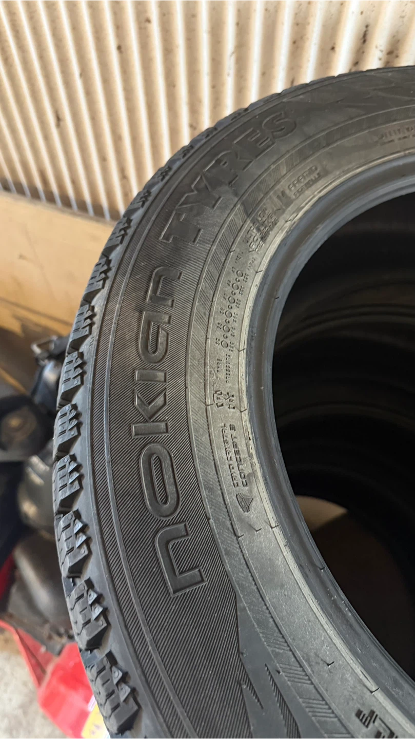 Nokian Hakkapeliitta R17 Winter Tires - 215/65R17 - photo 4