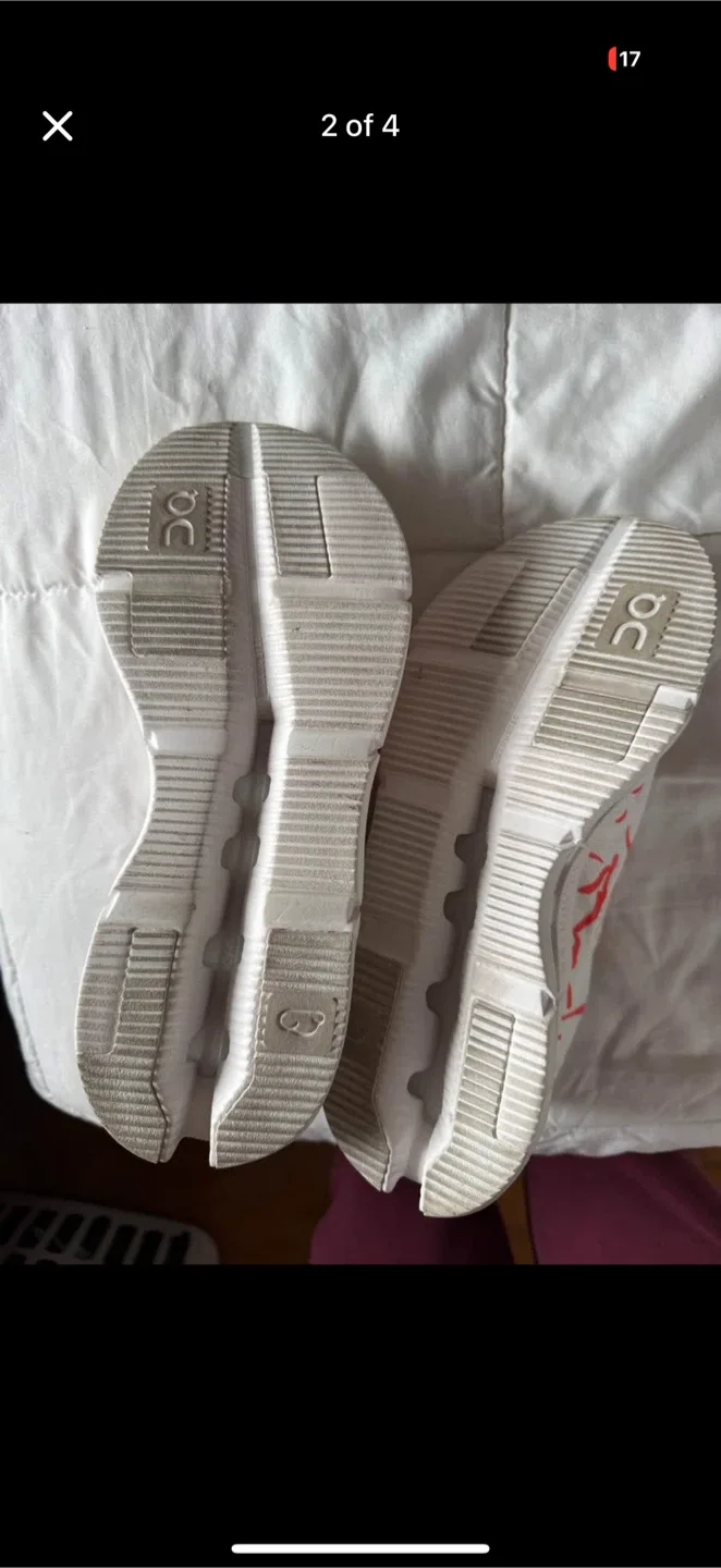 On Cloud Running Shoes US 8.5 image indicator(2)