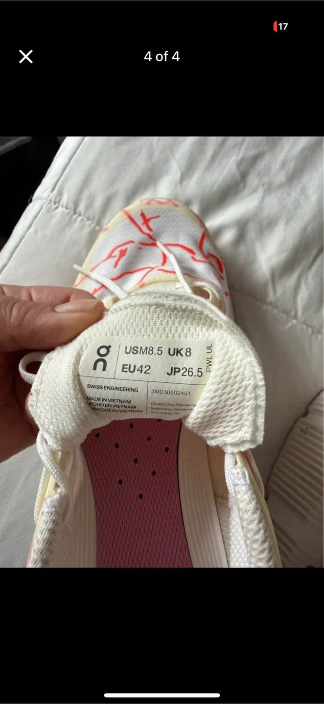 On Cloud Running Shoes US 8.5 image indicator(3)