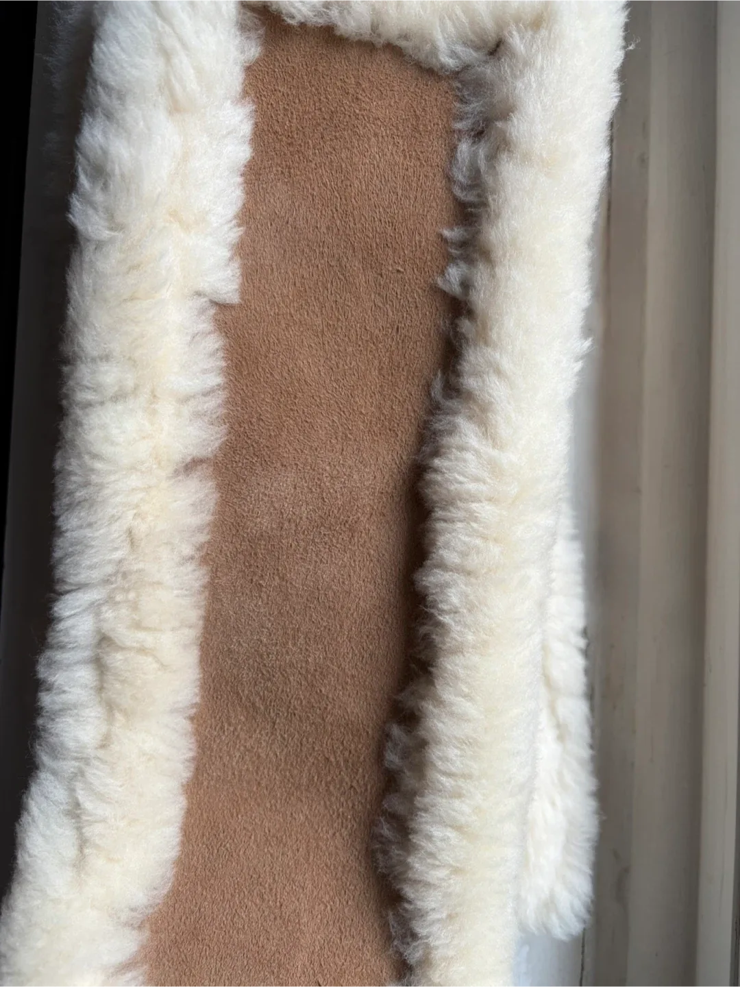 Hudson’s Bay 100% Shearling Scarf image indicator(4)