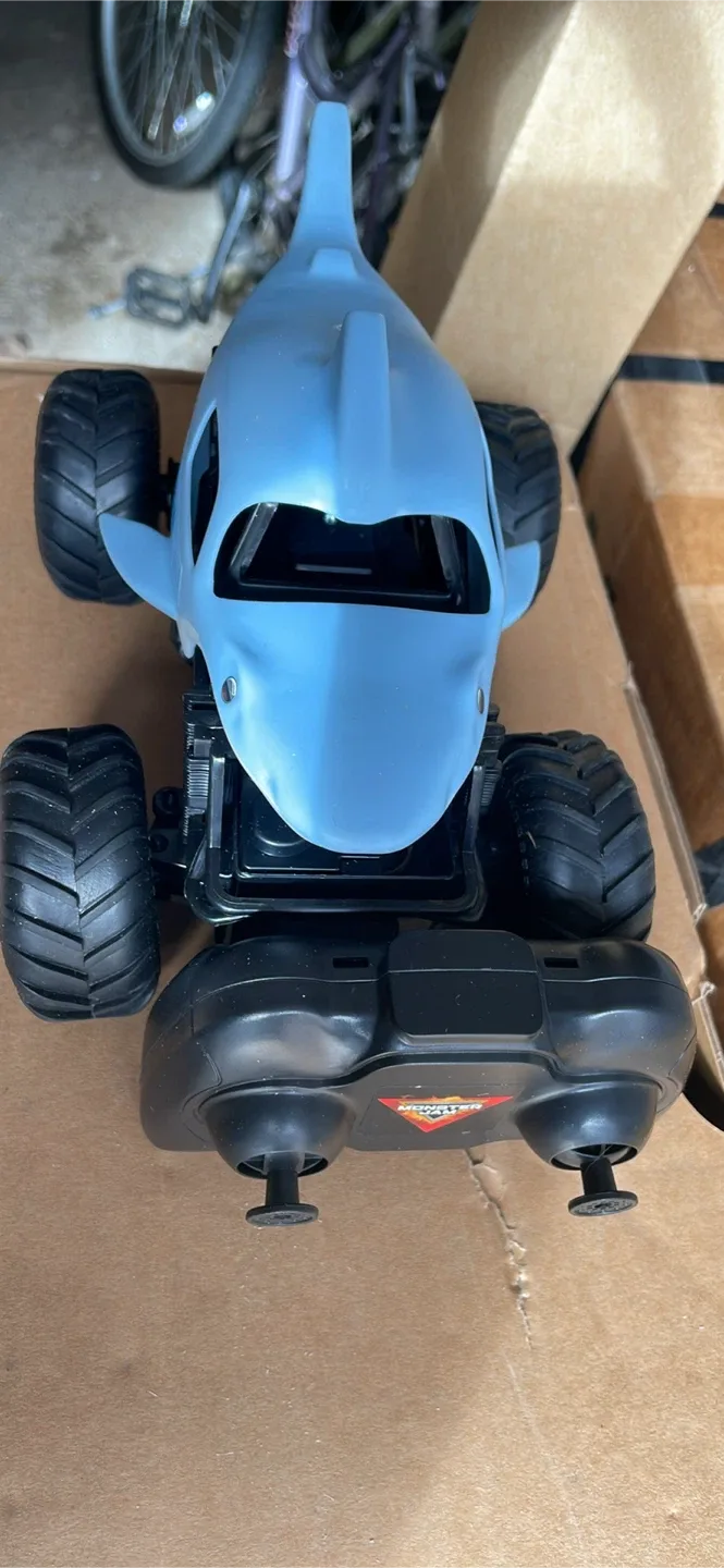 Monster Jam Megalodon STORM RC thumbnail