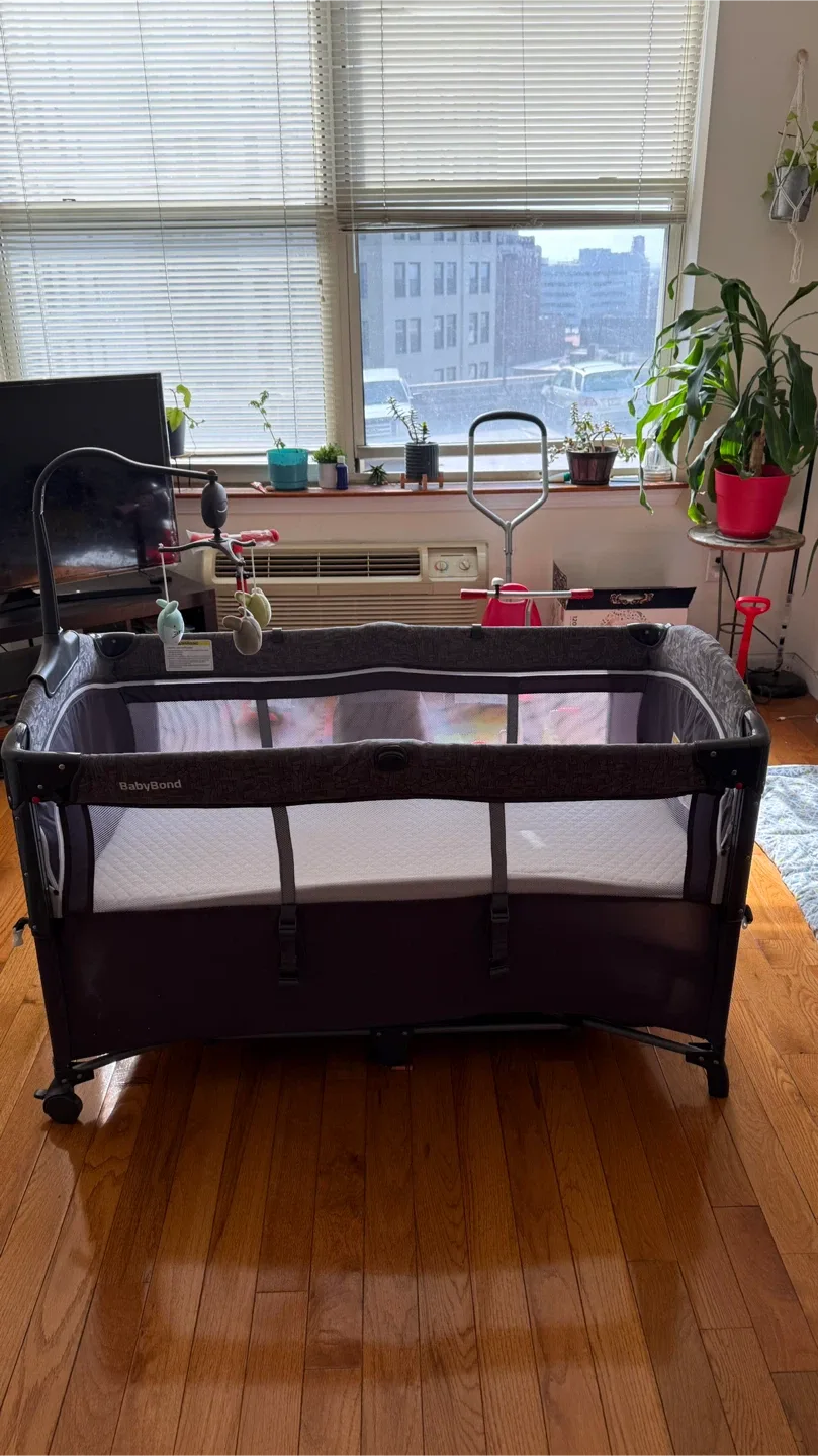 BabyBond Playard - Portable Crib image indicator(2)