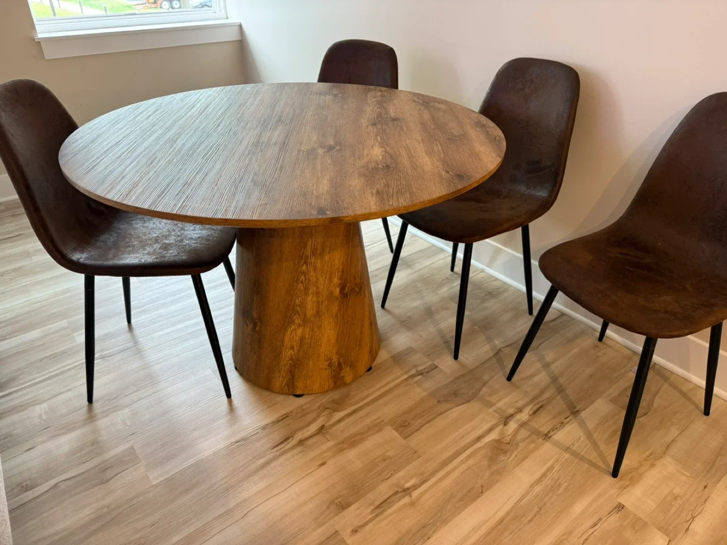 Round Wooden Dining Table with 4 Chairs image indicator(2)