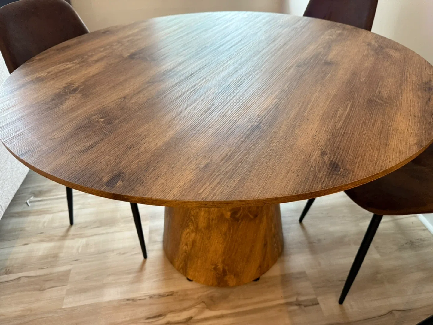 Round Wooden Dining Table with 4 Chairs image indicator(4)
