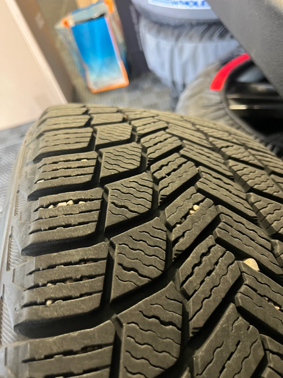 Michelin X-Ice Snow 235/55R 19 winter tire Set - photo 4