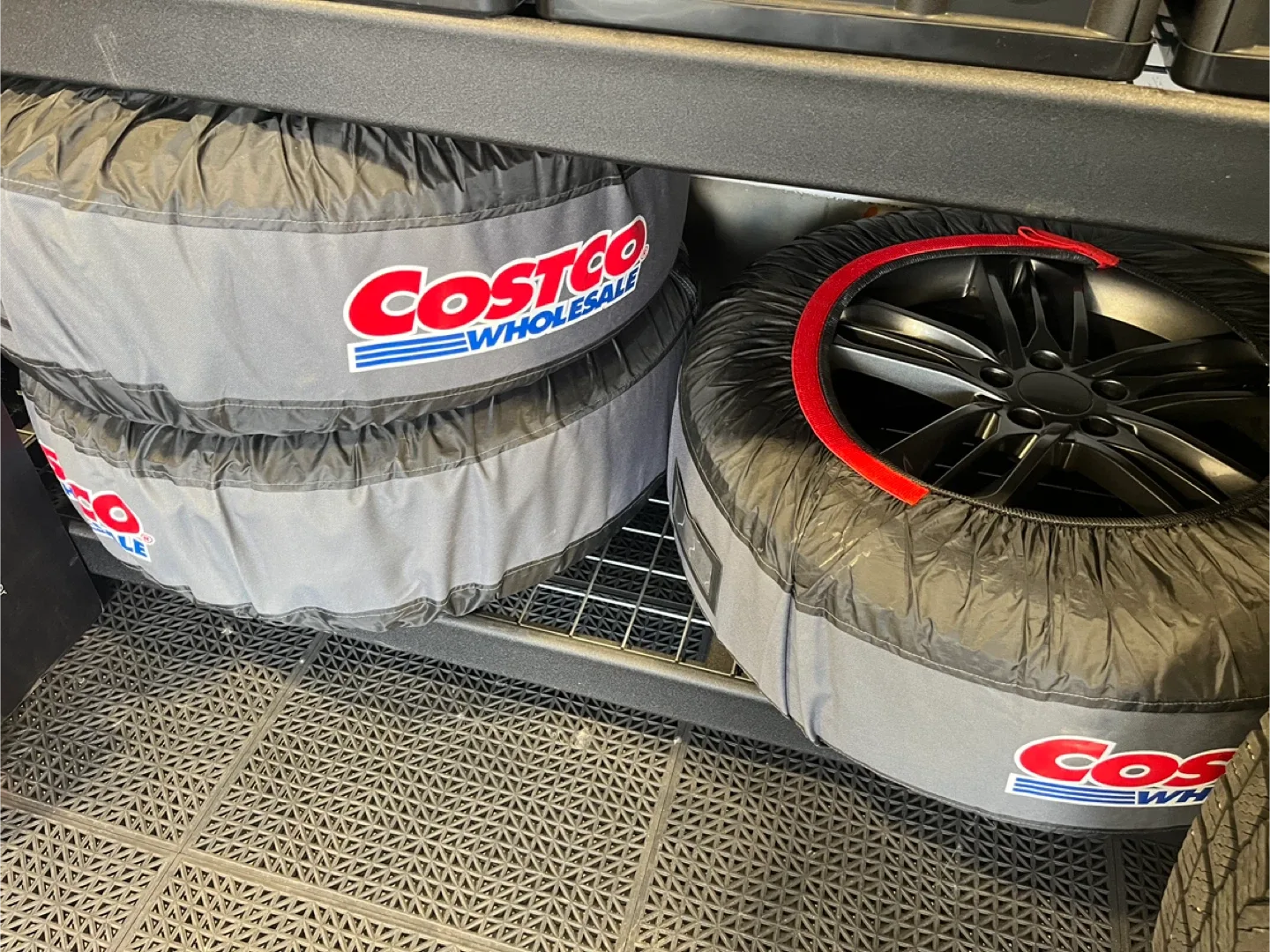 Michelin X-Ice Snow 235/55R 19 winter tire Set image indicator(2)