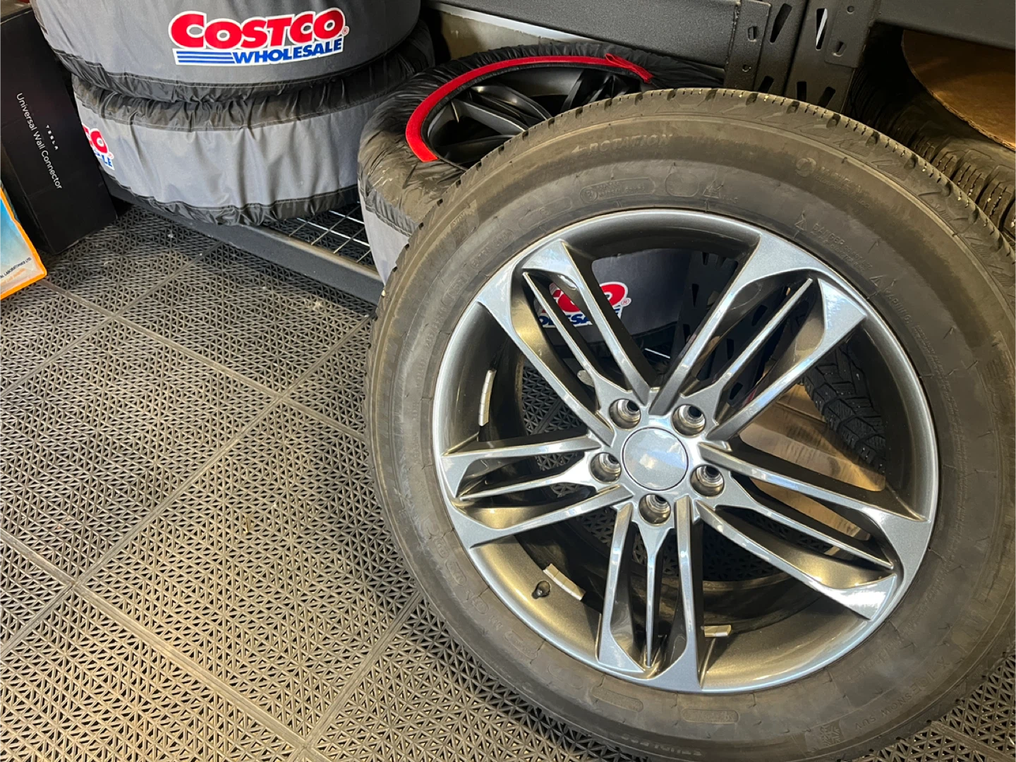 Michelin X-Ice Snow 235/55R 19 winter tire Set