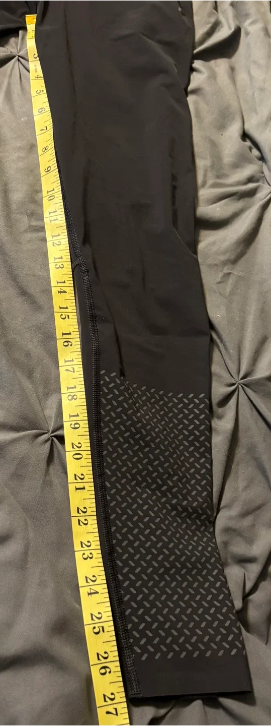 Lululemon Vital Drive Tight 28" in black size medium image indicator(5)