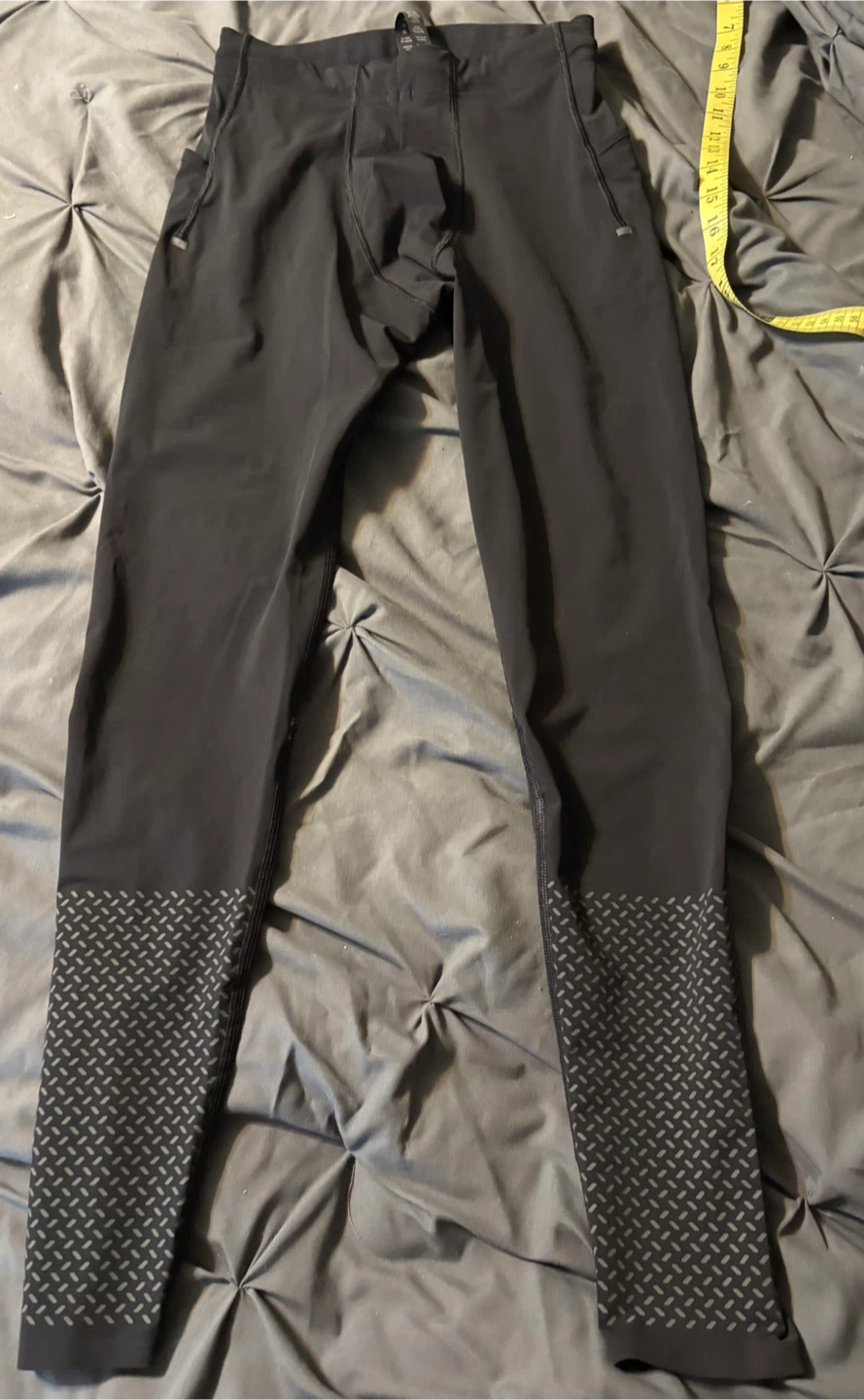 Lululemon Vital Drive Tight 28" in black size medium