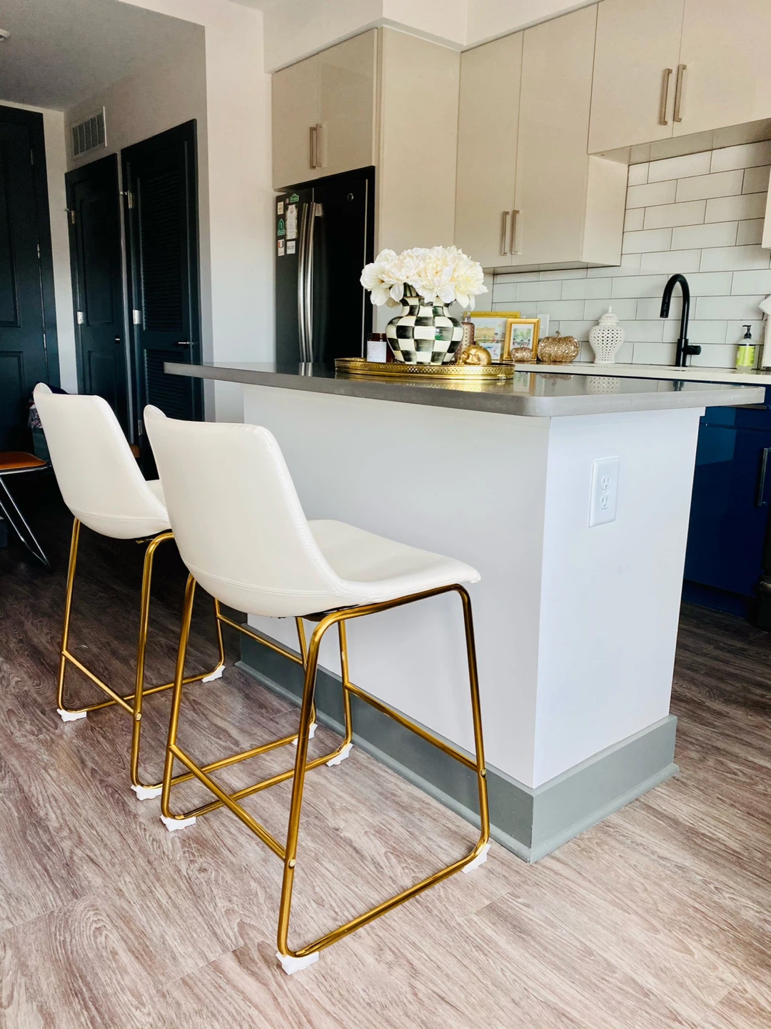 Kiersten Bar & Counter Stools (3)