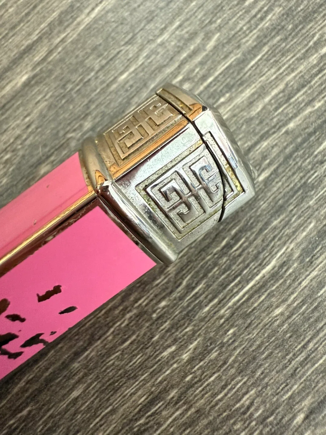 Givenchy Lighter - Pink image indicator(2)