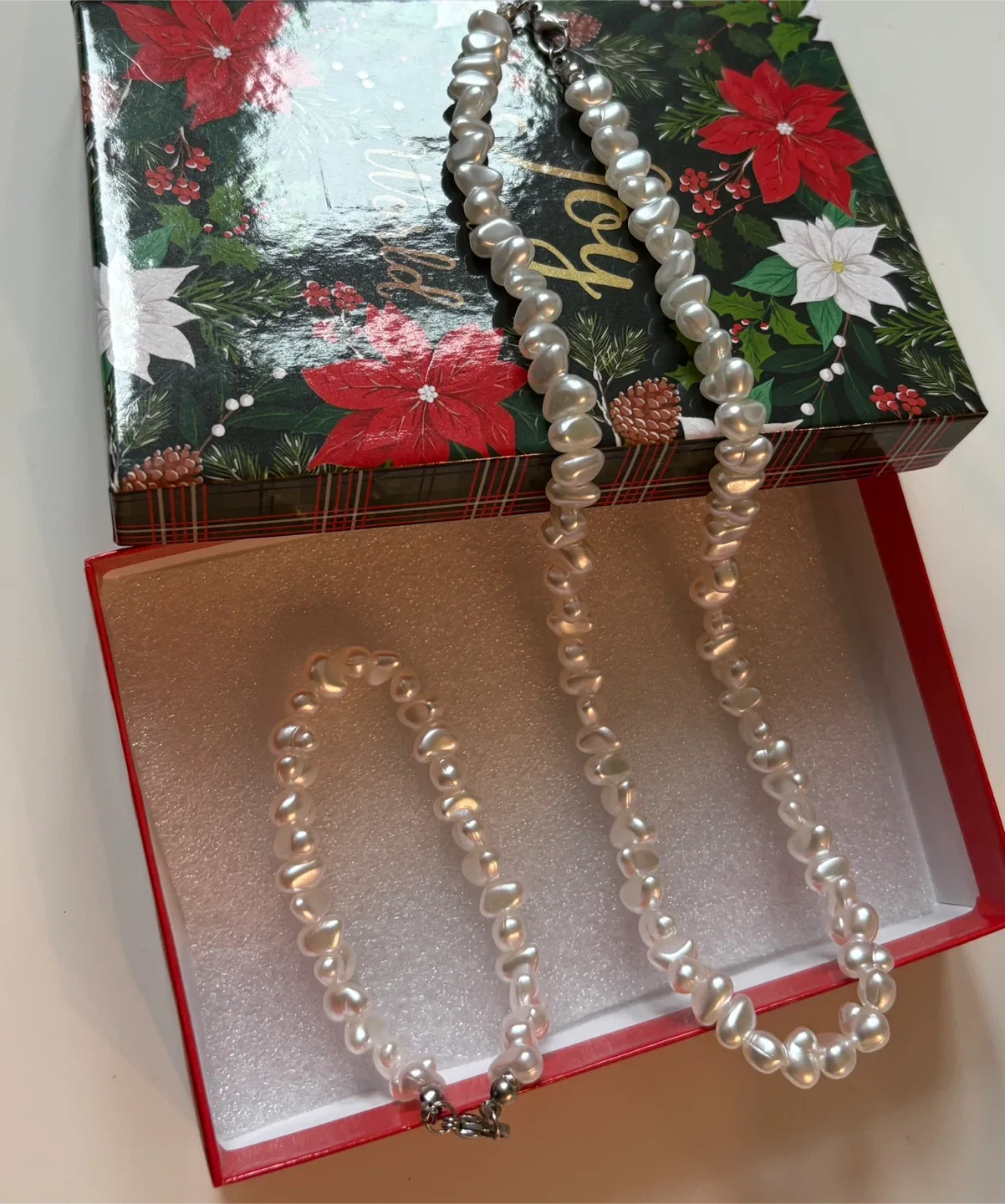 Beautiful White Faux Pearl Beaded Necklace and Bracelet Set ! image indicator(5)