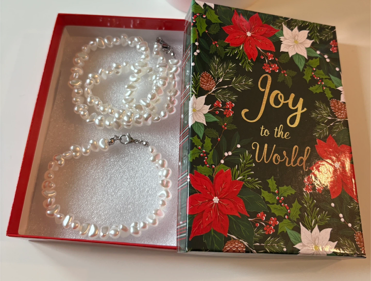Beautiful White Faux Pearl Beaded Necklace and Bracelet Set !