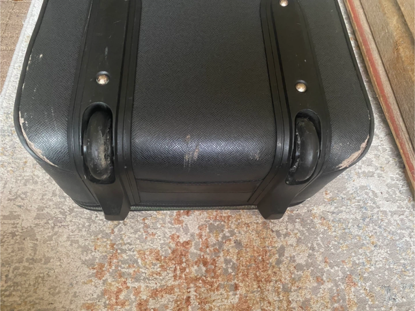 Louis Vuitton Pégase 60 Taiga Leather Trolley - photo 4