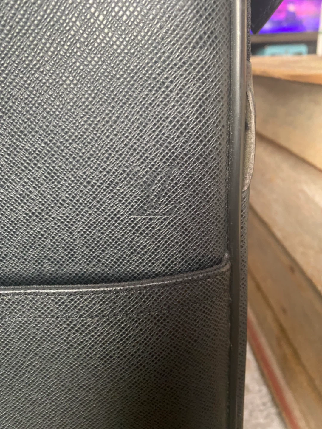 Louis Vuitton Pégase 60 Taiga Leather Trolley - photo 2