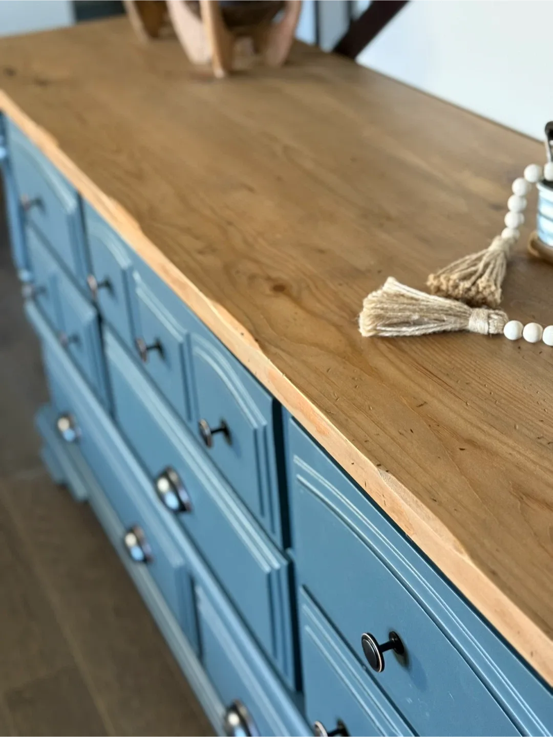 Farmhouse dresser image indicator(3)