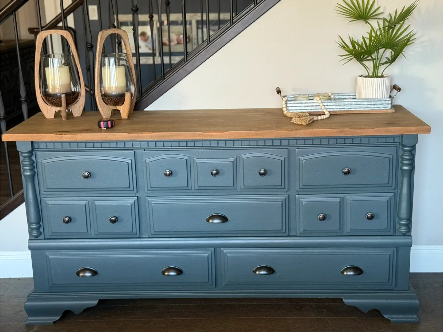 Farmhouse dresser image indicator(2)