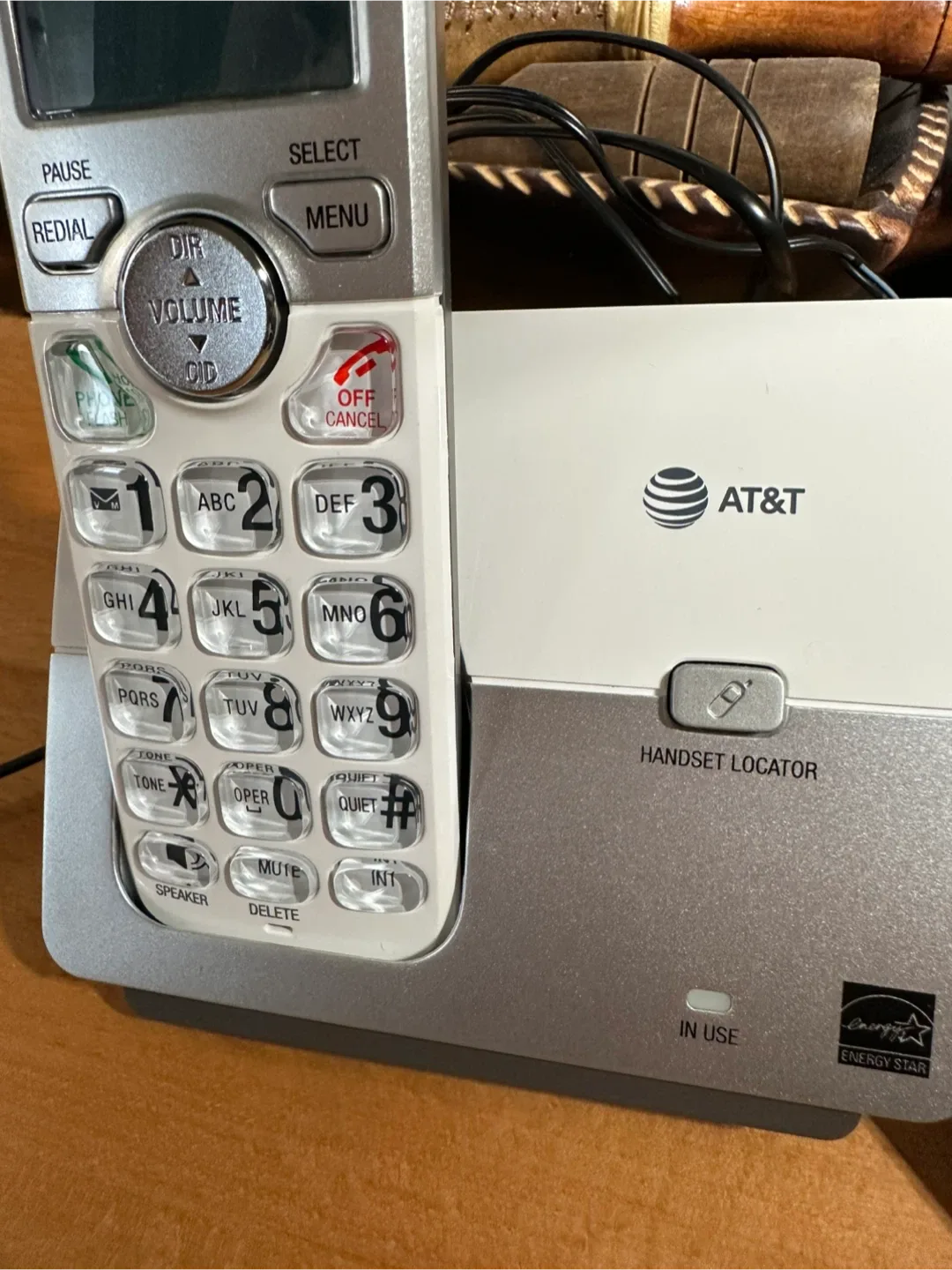 AT&T Cordless Phone with Charger image indicator(2)