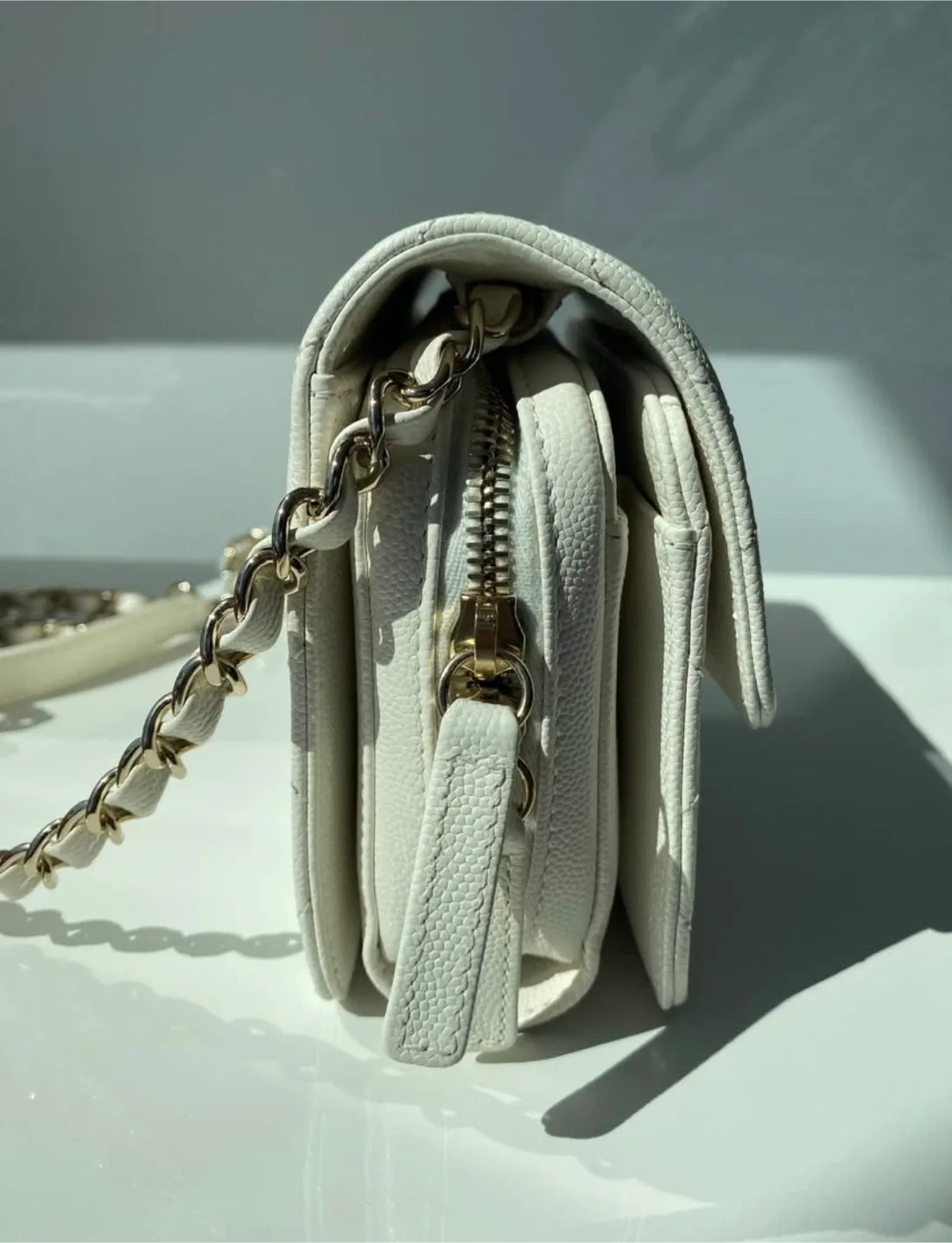 Chanel White Caviar Leather Crossbody image indicator(7)