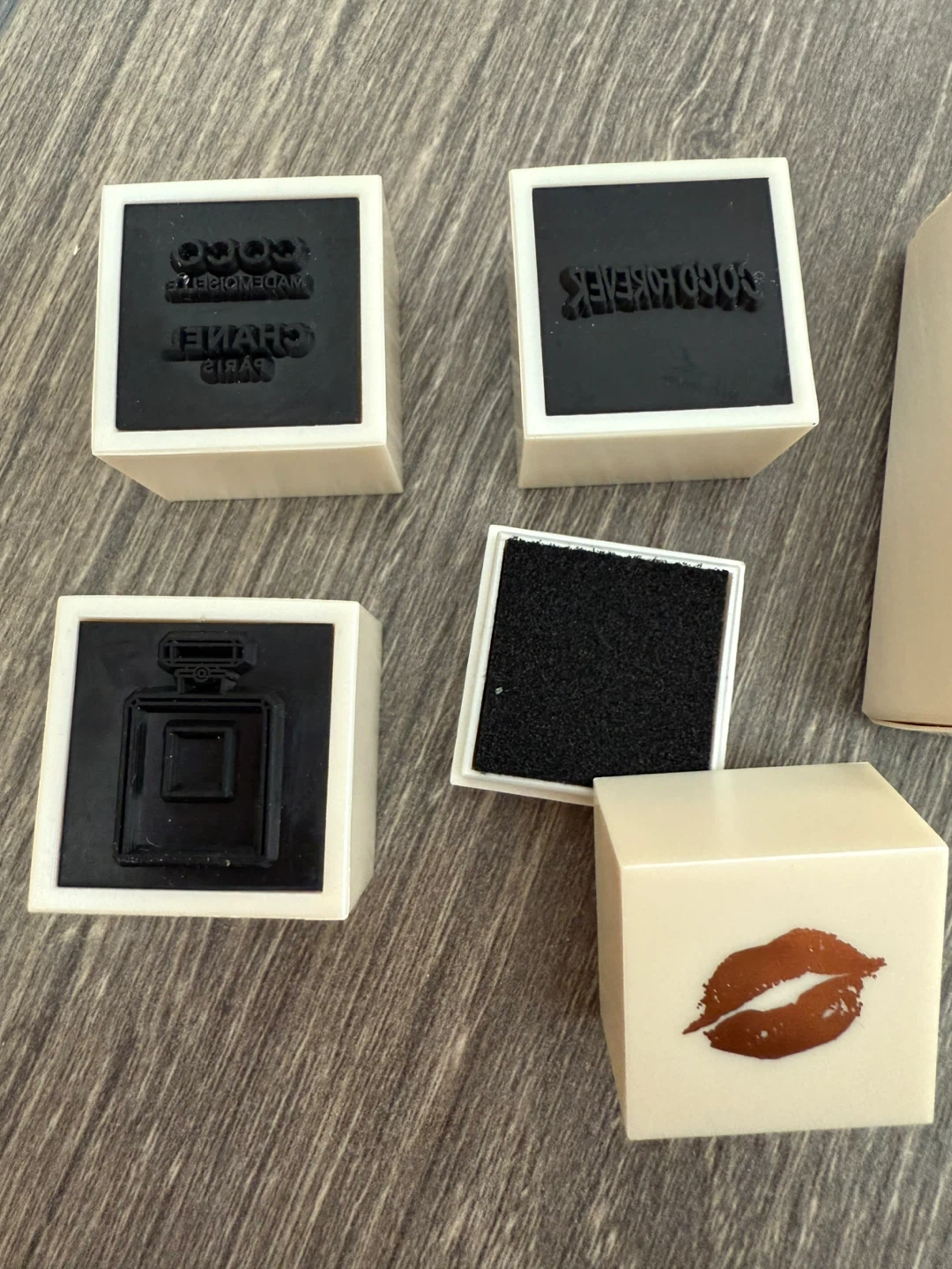 Chanel Coco Mademoiselle Stamp Set - photo 2