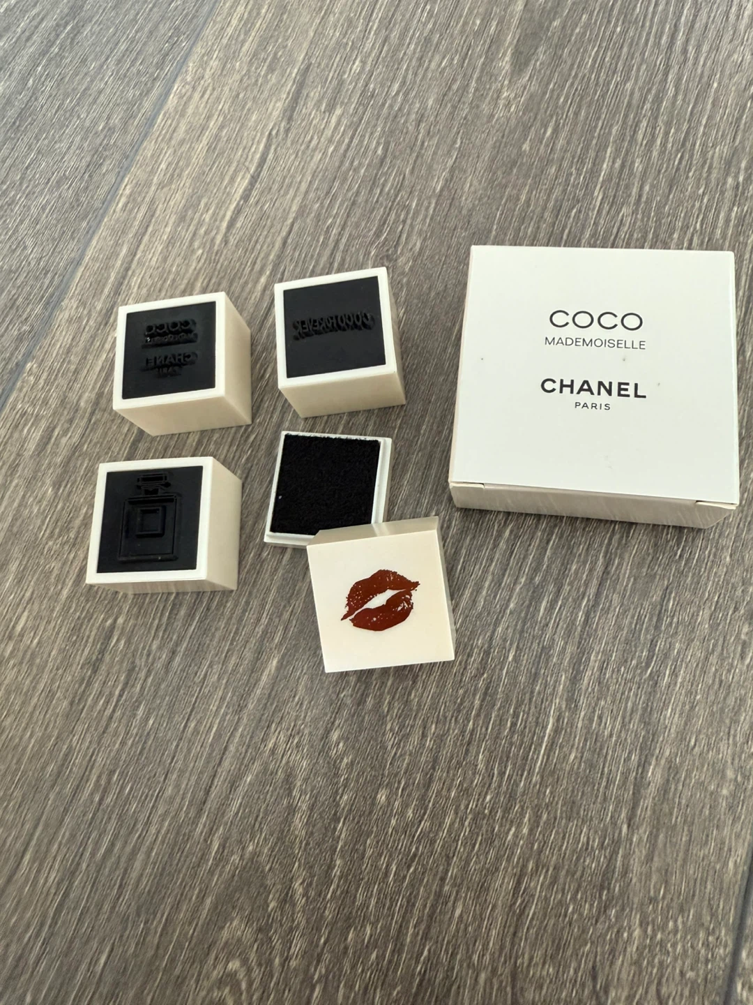 Chanel Coco Mademoiselle Stamp Set - photo 3