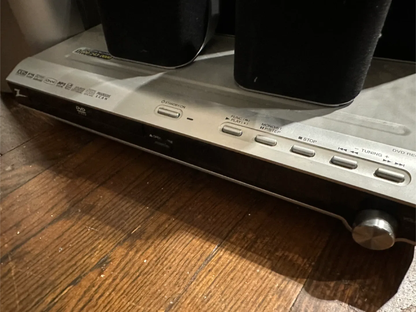 Zenith DVD Receiver with 5 Speakers and Subwoofer image indicator(2)