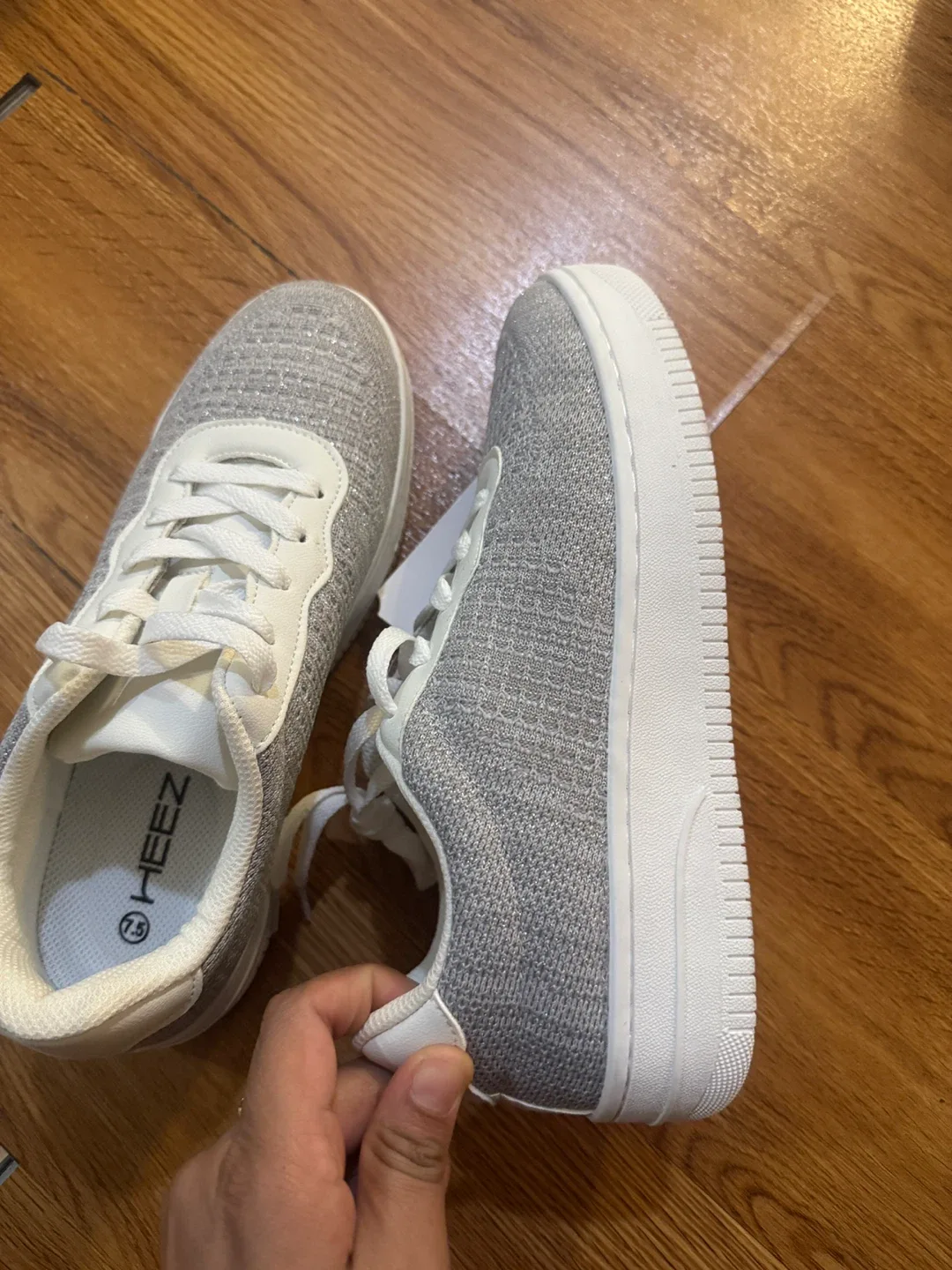 Heez Collection Sneakers - Size 7.5 image indicator(2)