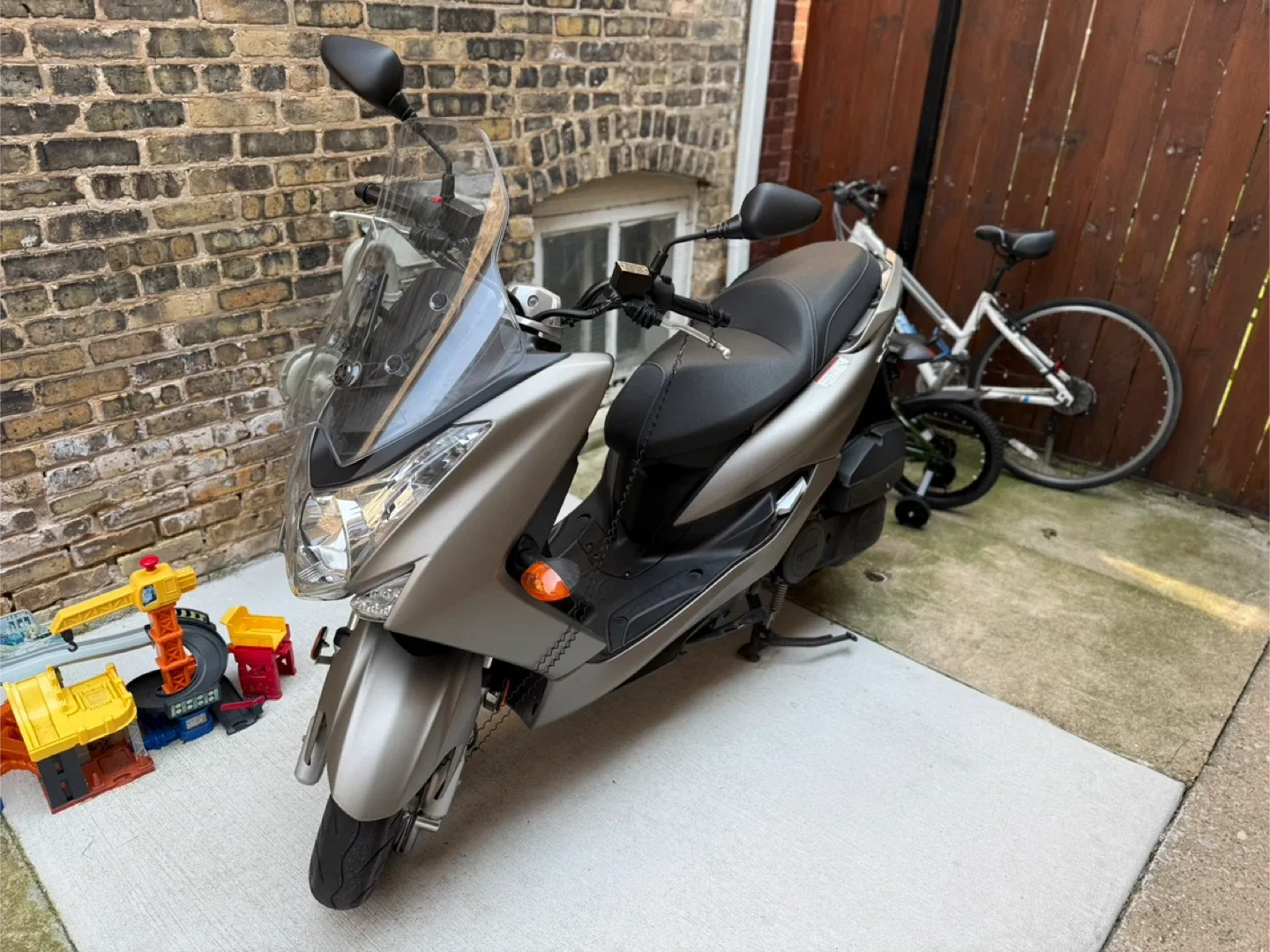 Yamaha SMAX Scooter image indicator(2)