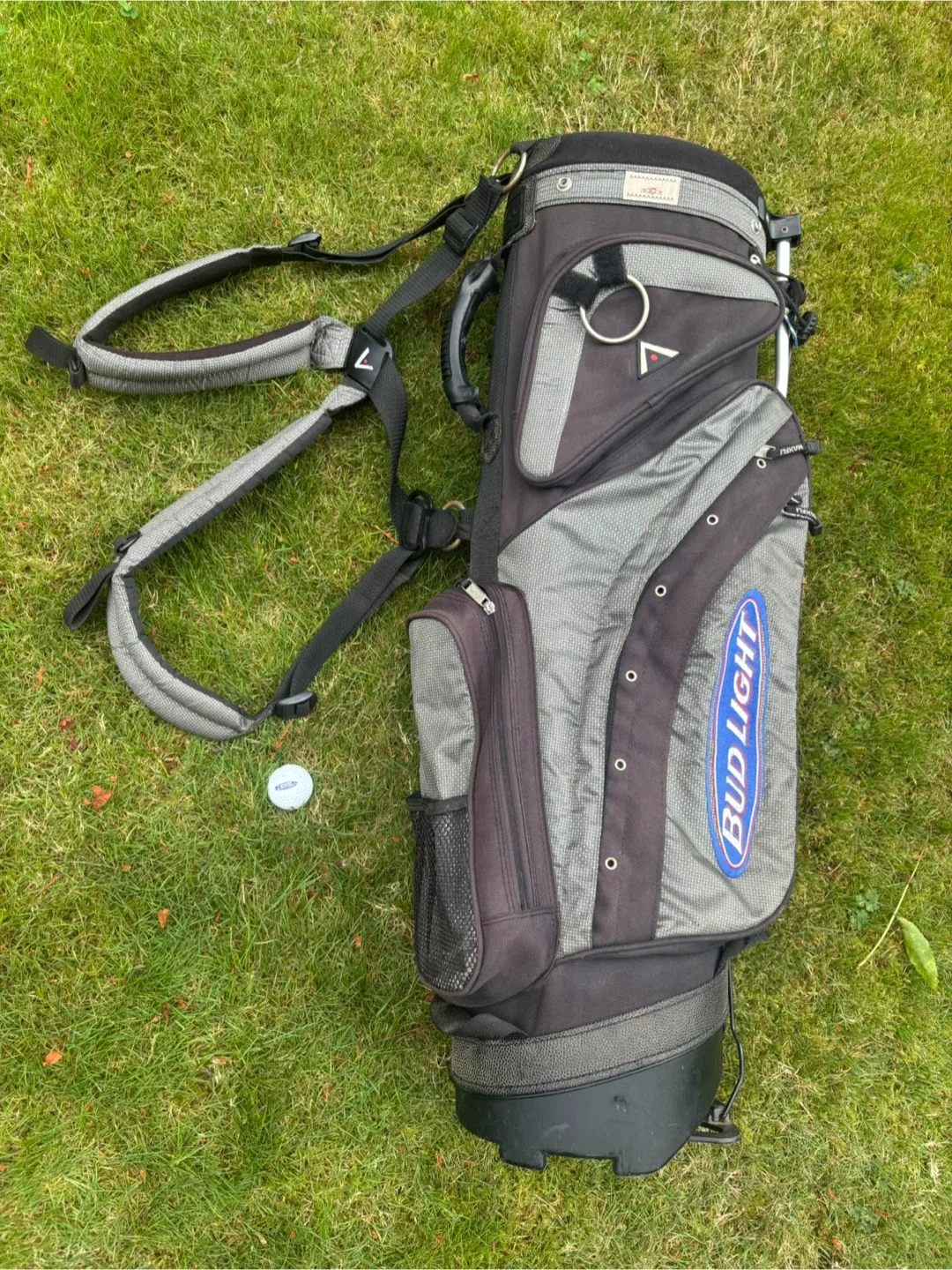 Bud Light Golf Bag - Great Condition! image indicator(2)