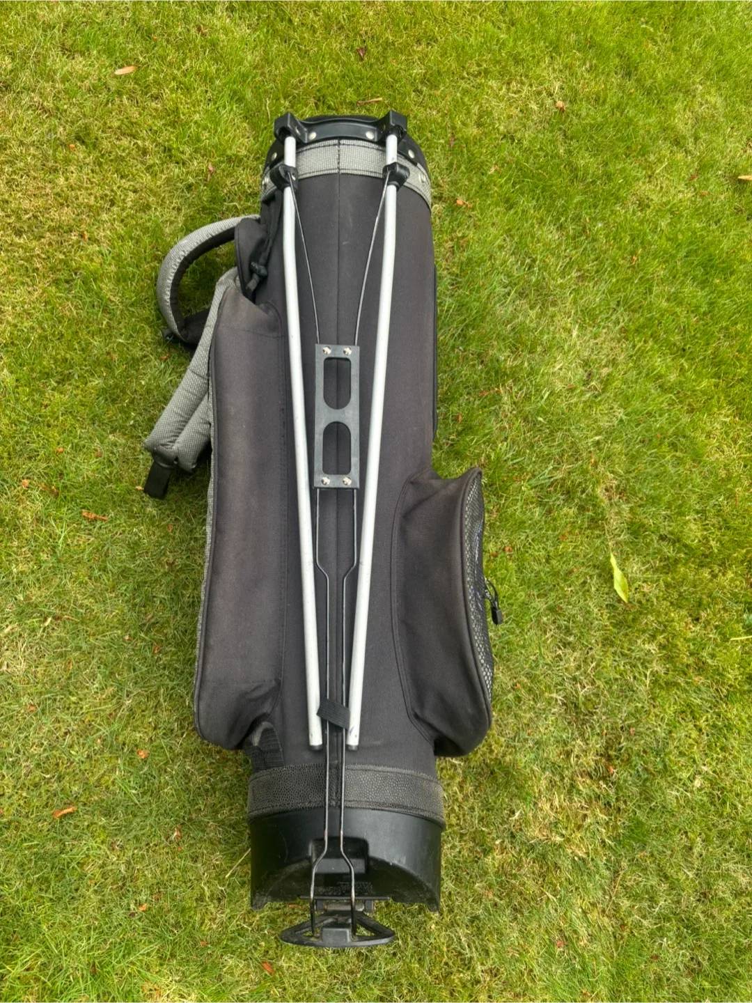 Bud Light Golf Bag - Great Condition! image indicator(7)