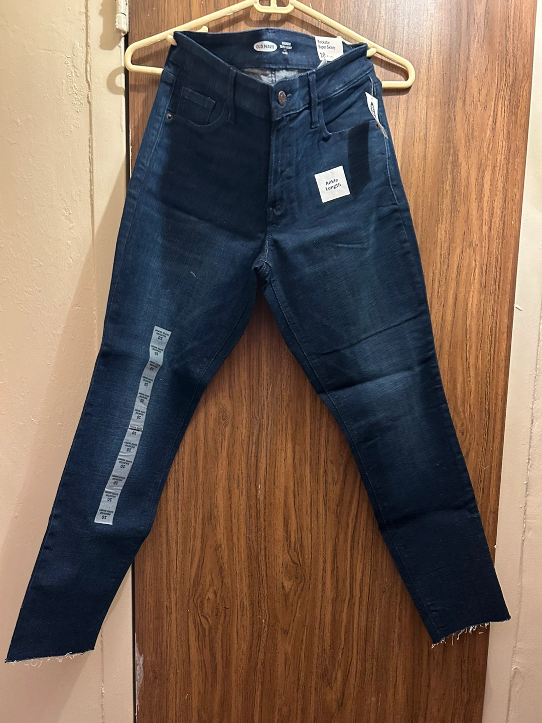 Old Navy Rockstar Super Skinny Jeans - Size 10