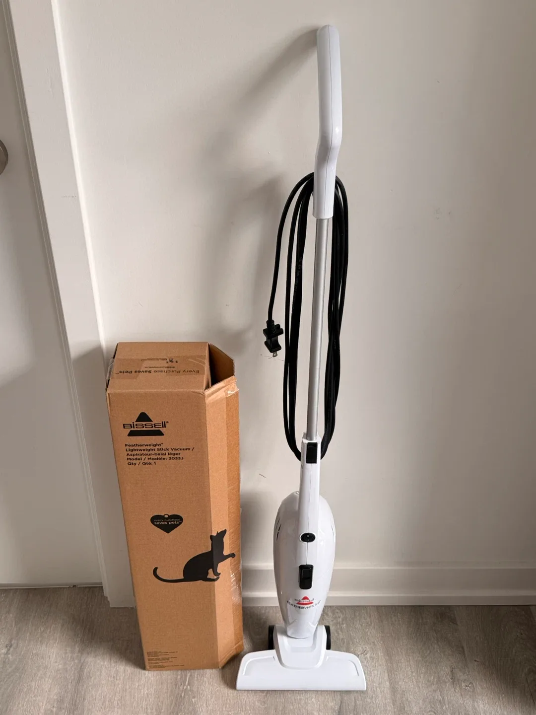 Lightweight Stick Vacuum - Like New! thumbnail