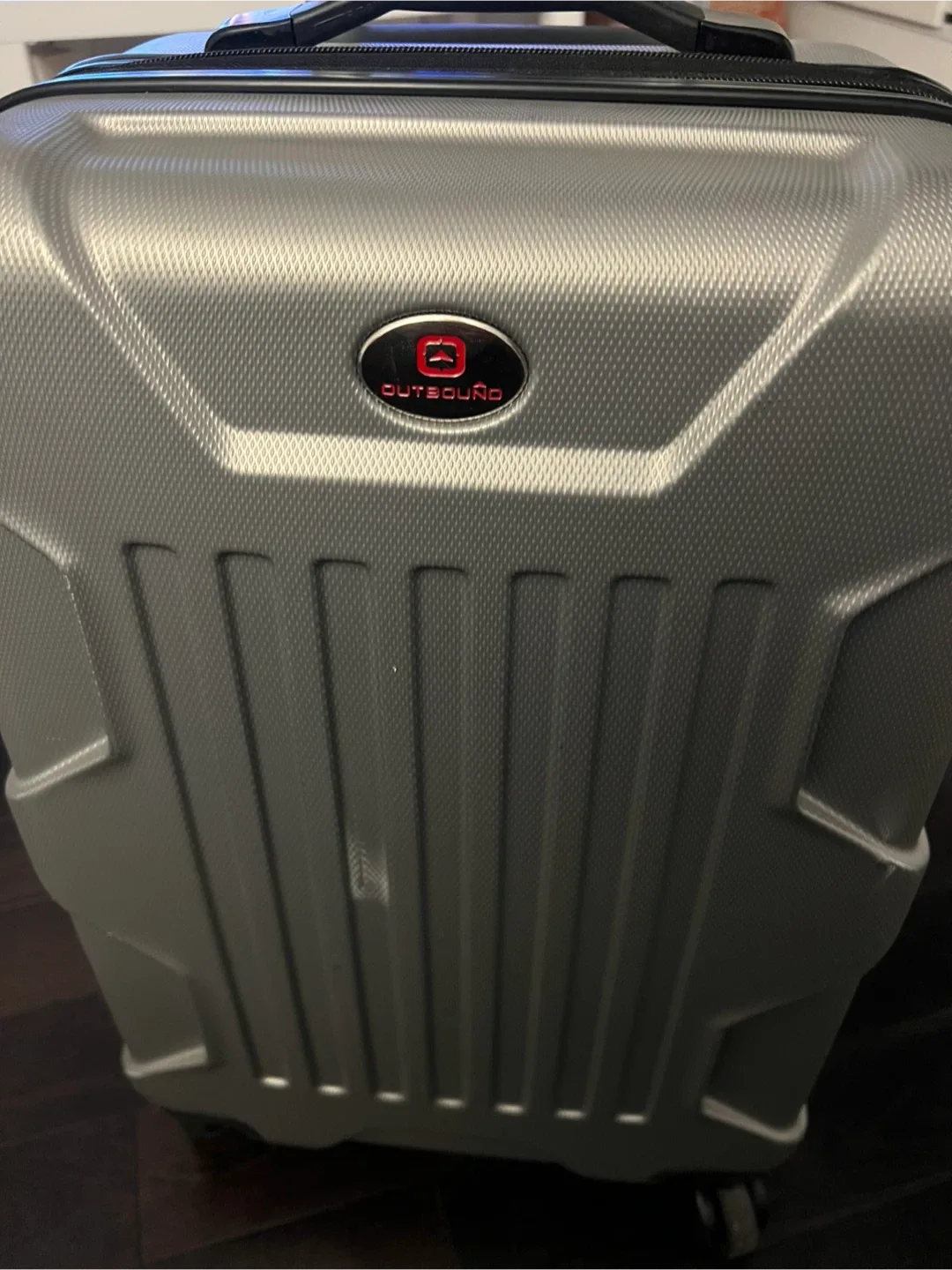 Outbound Hardside Carry-On Luggage - Silver image indicator(2)