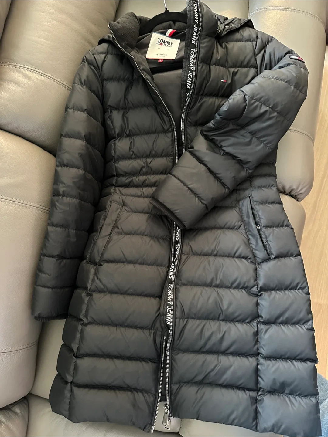 Tommy Hilfiger Black Puffer Coat - Size S image indicator(3)