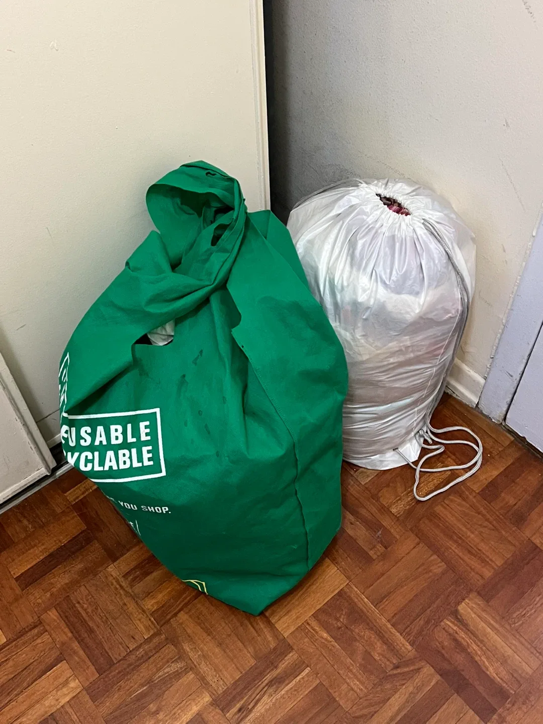 2 bags of women’s clothes thumbnail