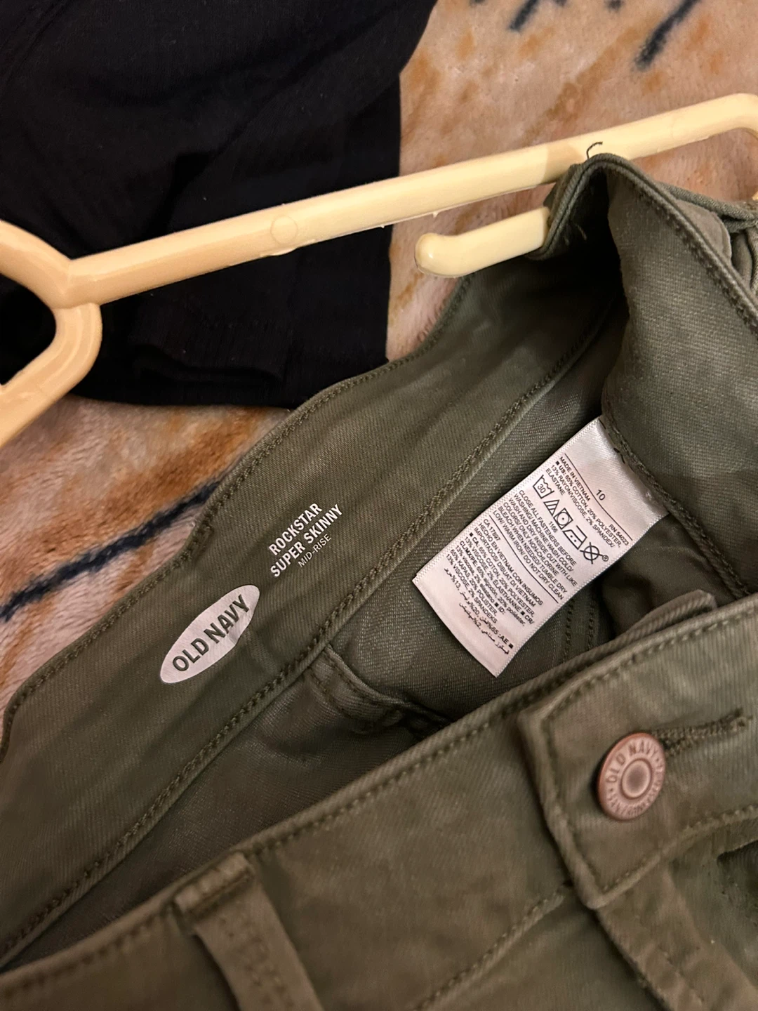 Old Navy Rockstar Super Skinny Jeans - Size 10 - photo 4