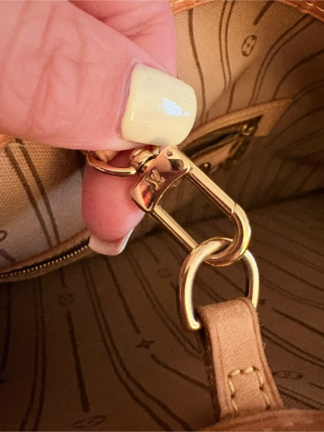 Louis Vuitton Monogram Canvas Delightful image indicator(7)