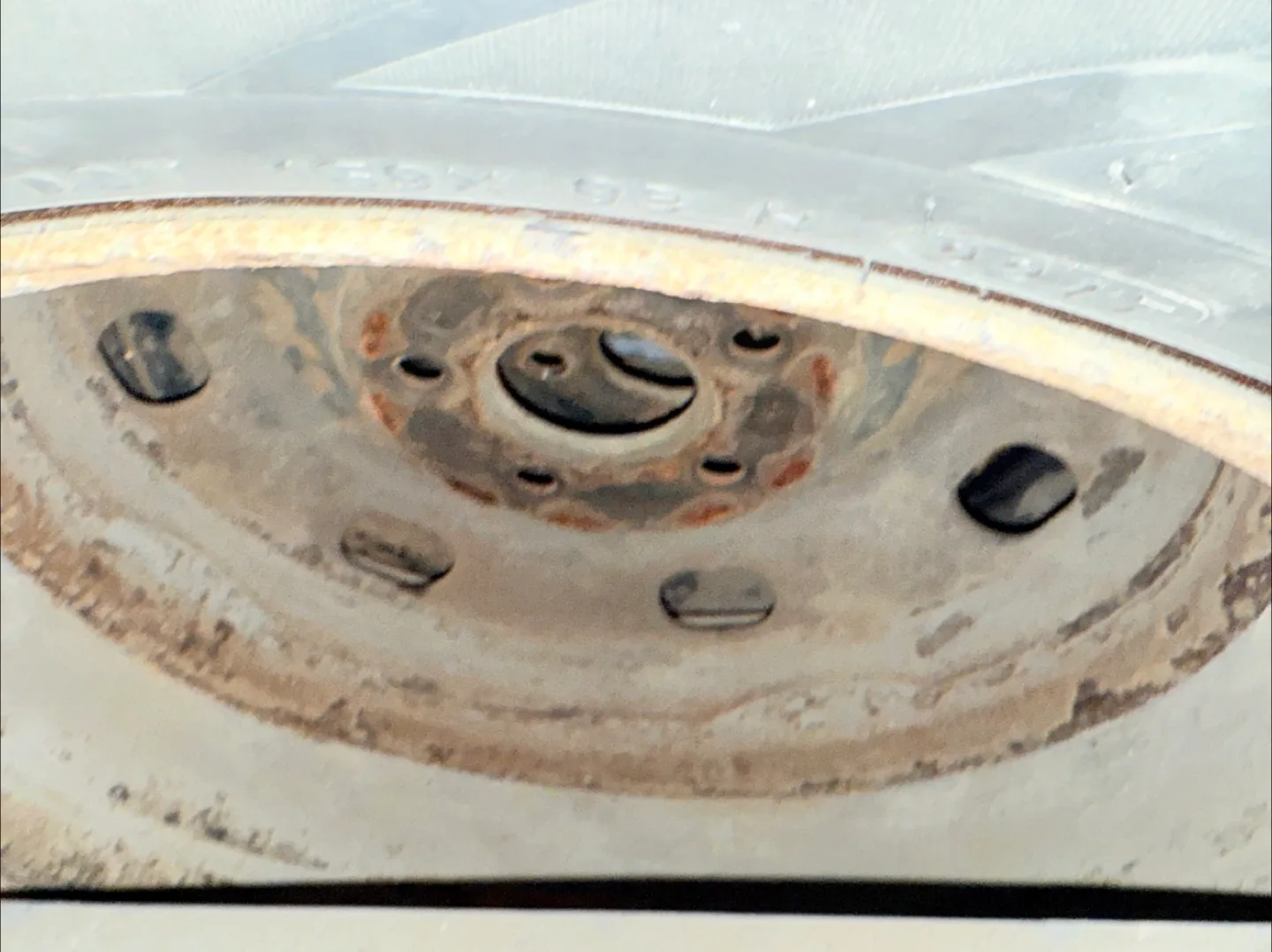 205/60/16 tires with RIMS image indicator(2)