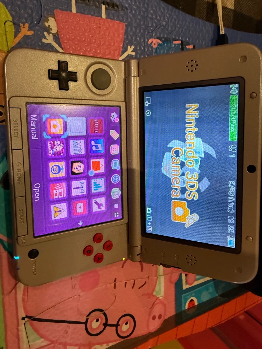 Nintendo 3DS XL NES Edition Console image indicator(4)