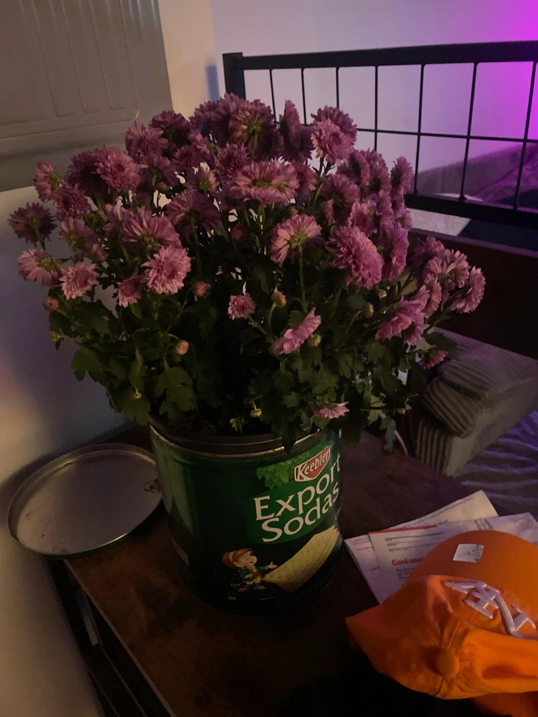 Keebler Export Sodas Tin Can with Flowers